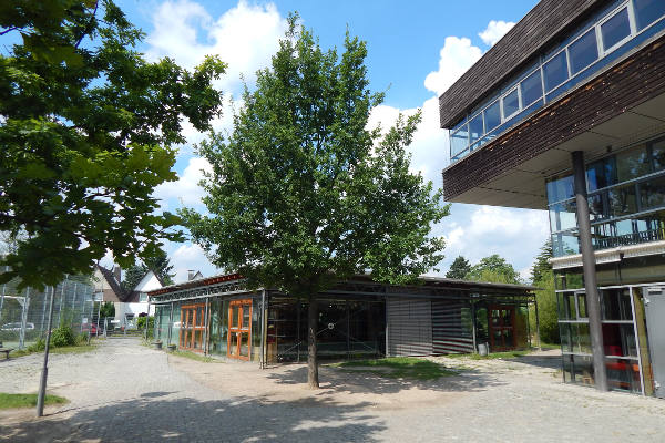 Blick über den Schulhof