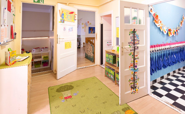 Blick von der Eingangstür in die Kita